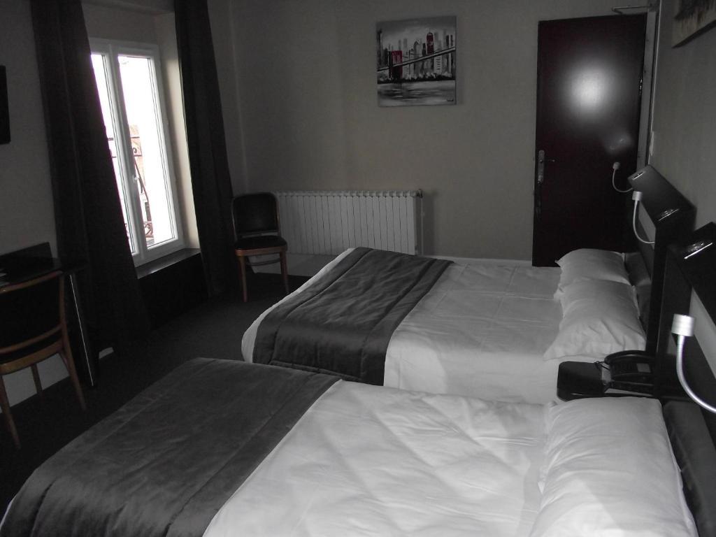 Logis Hotel Des Bourbons Montlucon Room photo